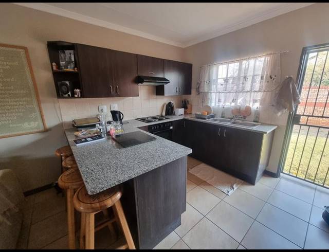 2 BEDROOM TOWNHOUSE FOR SALE IN MEYERTON CENTRAL